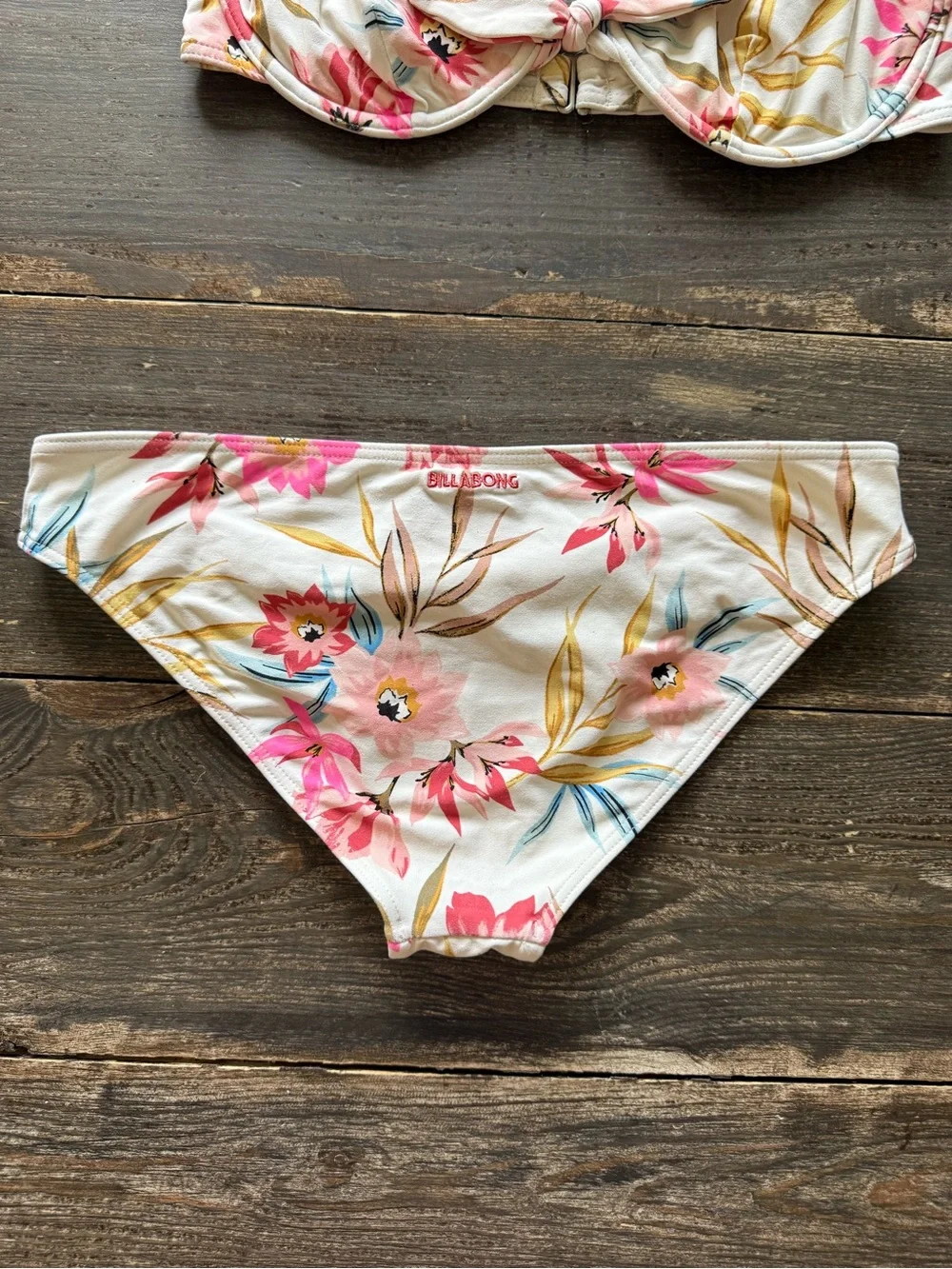 Billabong Floral Underwire Bikini Set | M | Ivory Botanical